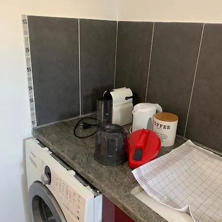 Bel Appart. Bien Entretenue Et Bien Situe. Appartement *
